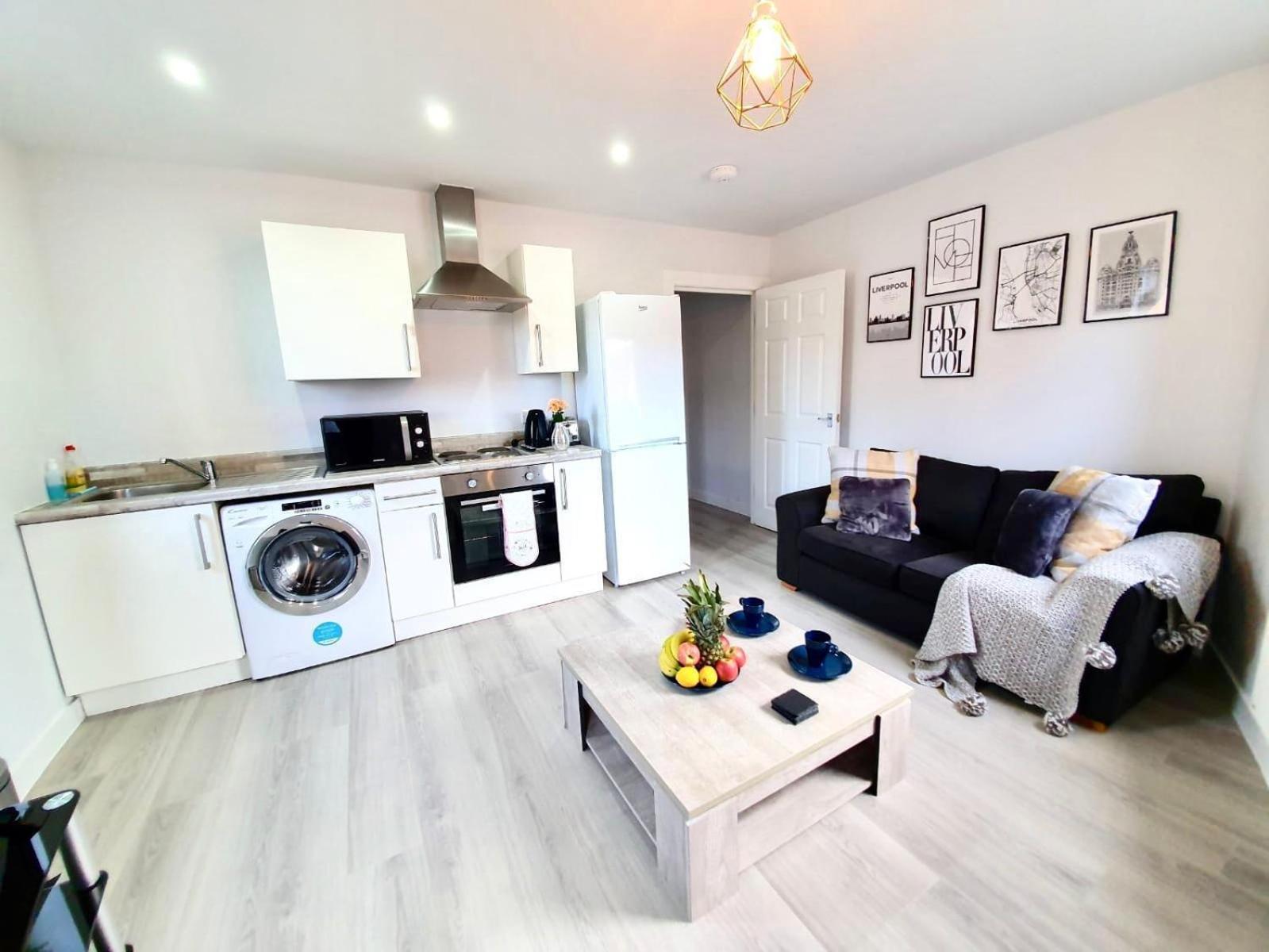 Opp Liverpool - Perfect For Contractors And Travellers, Big Savings Booking 4 Nights Or More! Apartment Room photo