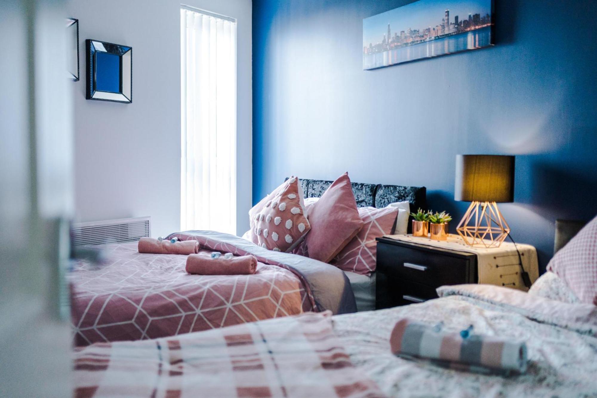 Opp Liverpool - Perfect For Contractors And Travellers, Big Savings Booking 4 Nights Or More! Apartment Room photo