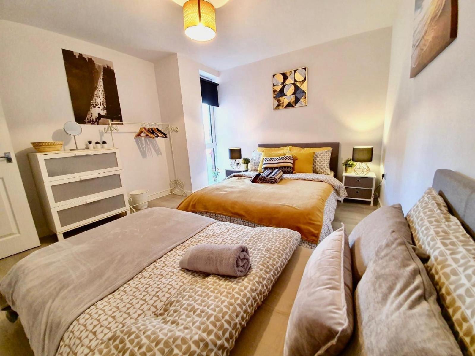 Opp Liverpool - Perfect For Contractors And Travellers, Big Savings Booking 4 Nights Or More! Apartment Room photo