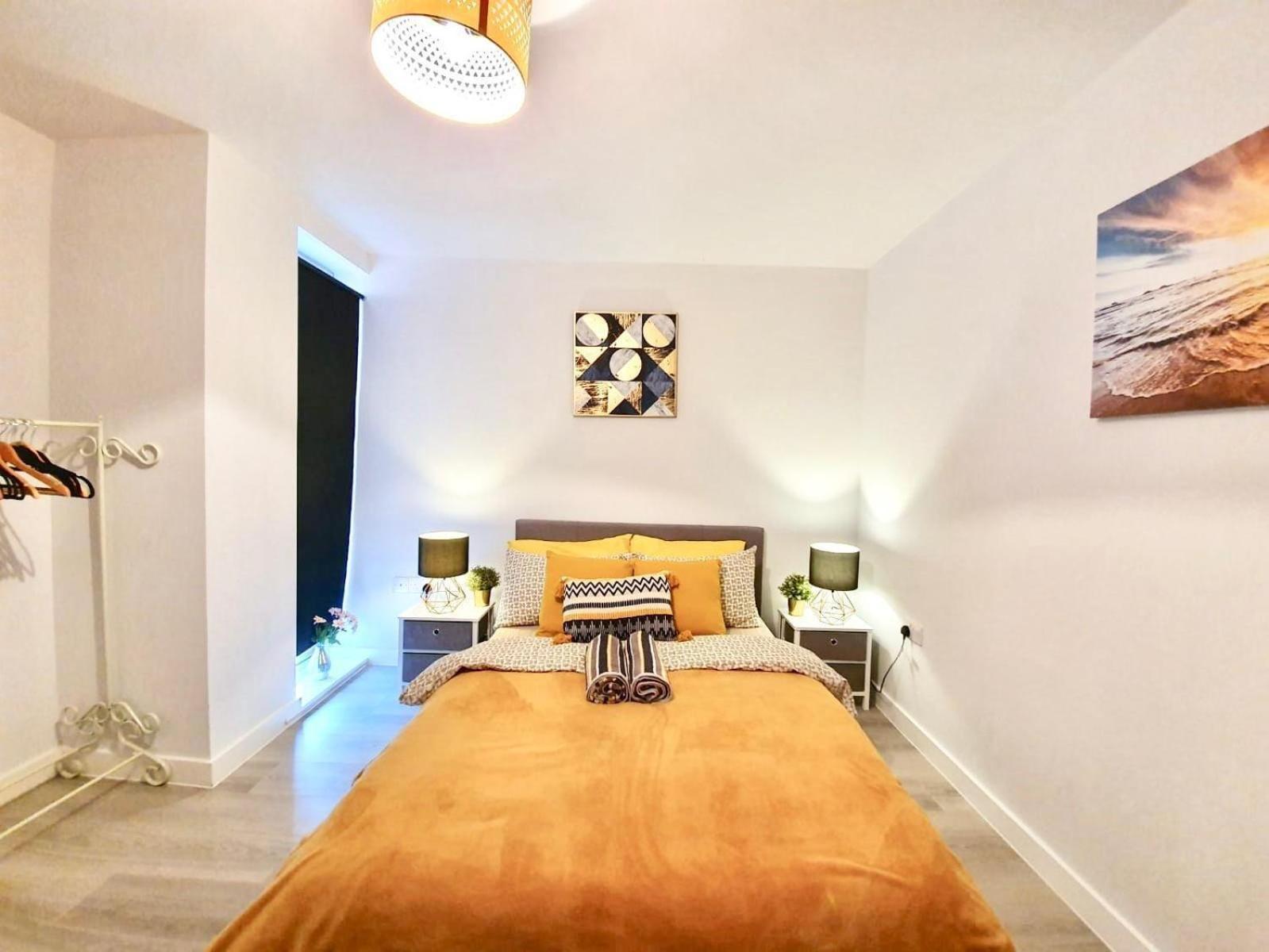 Opp Liverpool - Perfect For Contractors And Travellers, Big Savings Booking 4 Nights Or More! Apartment Room photo